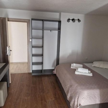 Apartments Petrovic Makarska Exterior foto