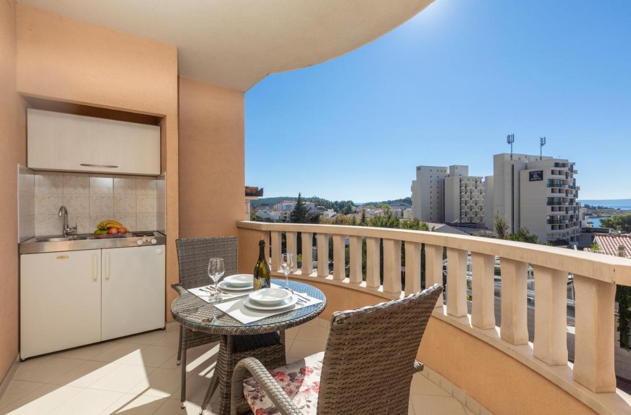Apartments Petrovic Makarska Exterior foto